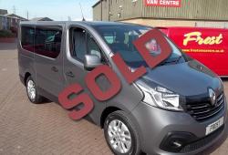 RENAULT TRAFIC SPORT 8 SEATER