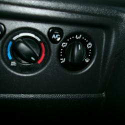 FORD TRANSIT 350 TREND CHAIN DRIVEN 125PS CREW VAN WITH A/C