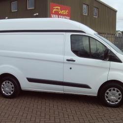 FORD CUSTOM SWB HR TREND AIRCON,NAV FSH