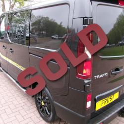 RENAULT TRAFIC FORMULA 1 EDITION SPORTS - 6 SEAT CREWVAN